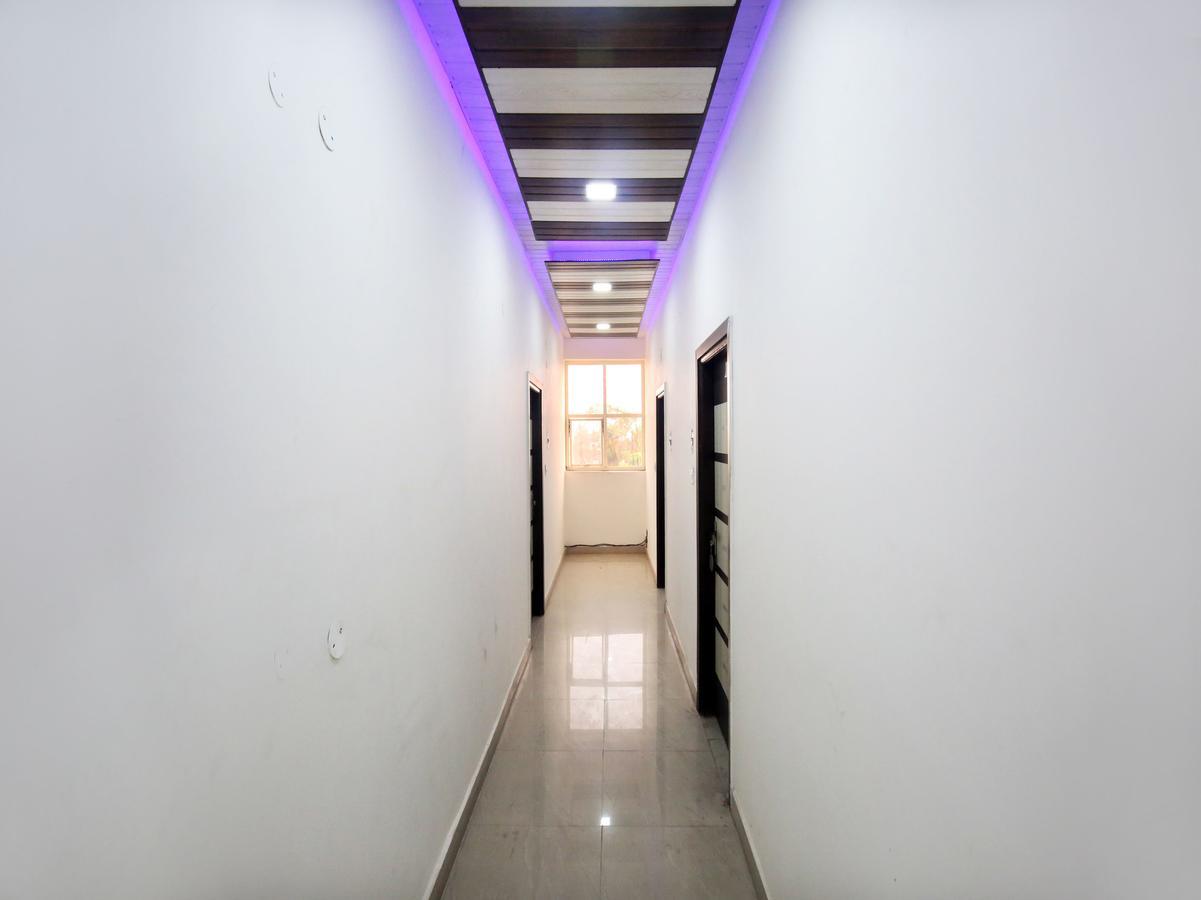 Oyo 4892 The Grand 3* Chandigarh